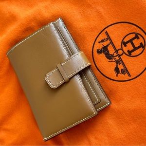 Hermes Epsom Bearn Compact Wallet Etoupe